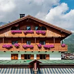 Hotell Panda Cortina- Ricarica Auto Elettriche 3*