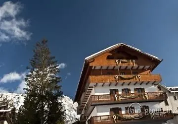 Hotel Panda Cortina- Ricarica Auto Elettriche 3*