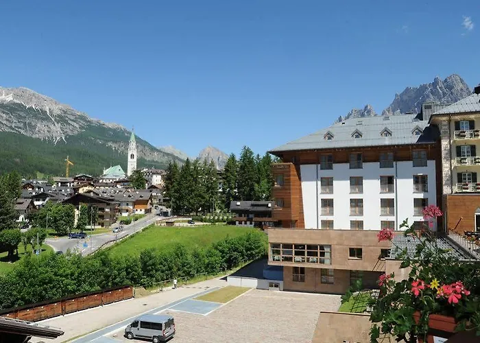 Hotel Panda Cortina- Ricarica Auto Elettriche 3*